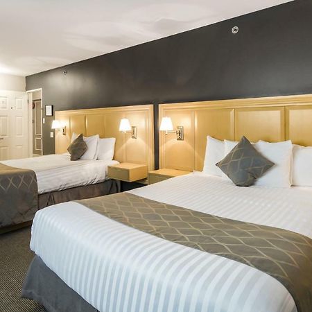 Red Lion Inn & Suites Abbotsford Exterior photo